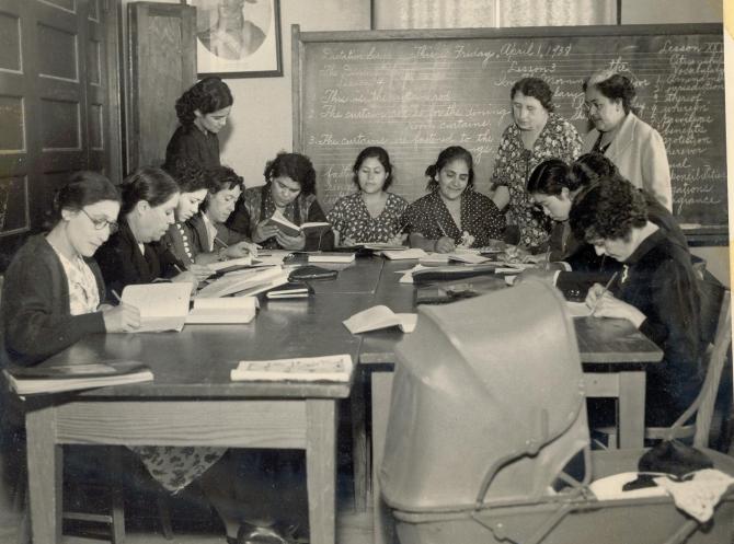 An English class at the Clinic
